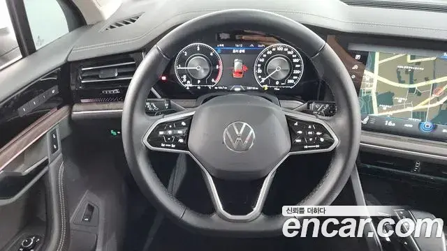 Volkswagen Touareg 2023 — Photo 18/36