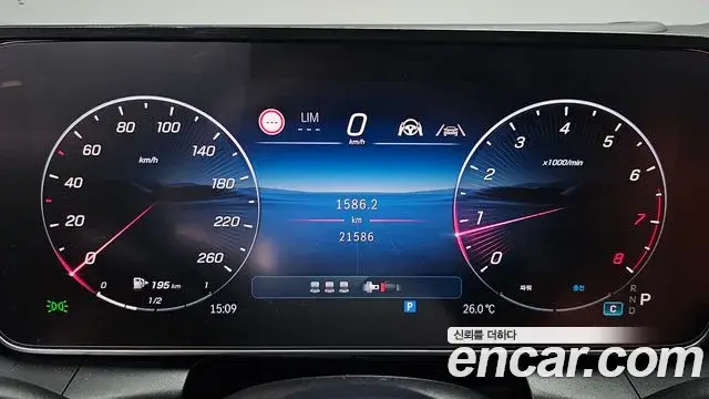 Mercedes-Benz GLC-Class 2025 — Фото 8/20