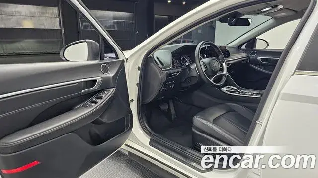 Hyundai Sonata 2023 — Фото 10/20