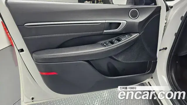 Hyundai Sonata Hybrid 2023 — ფოტო 23/33