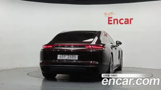 Porsche Panamera 2018 — Photo 9/34