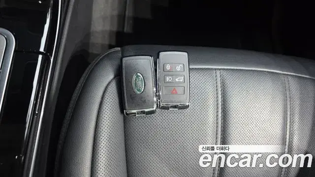 Land Rover Range Rover Evoque 2022 — Şəkil 21/36