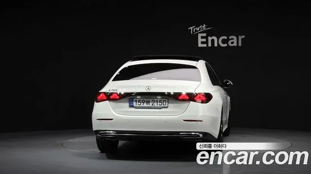 Mercedes-Benz E-Class 2025 — ფოტო 15/30
