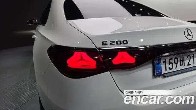 Mercedes-Benz E-Class 2025 — ფოტო 26/30