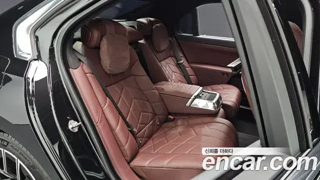 BMW 7 Series 2022 — Şəkil 13/34