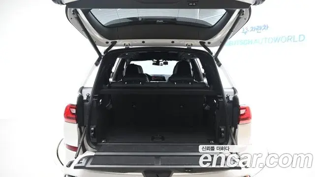 BMW X7 2022 — ფოტო 9/19