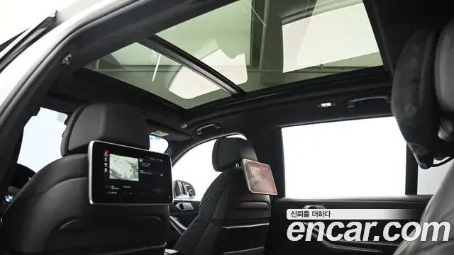 BMW X7 2022 — ფოტო 7/19
