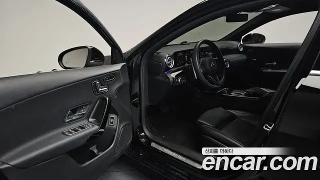 Mercedes-Benz A-Class 2020 — Фото 10/20