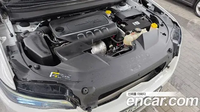 Jeep Cherokee 2020 — ფოტო 8/20