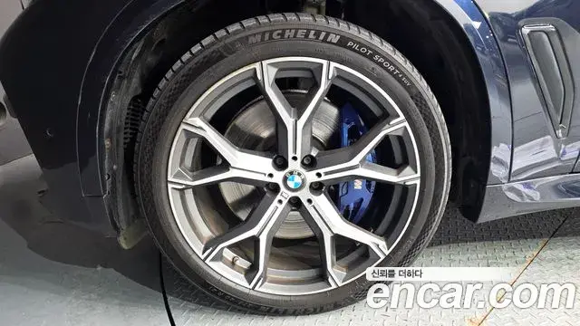 BMW X5 2021 — Photo 20/20
