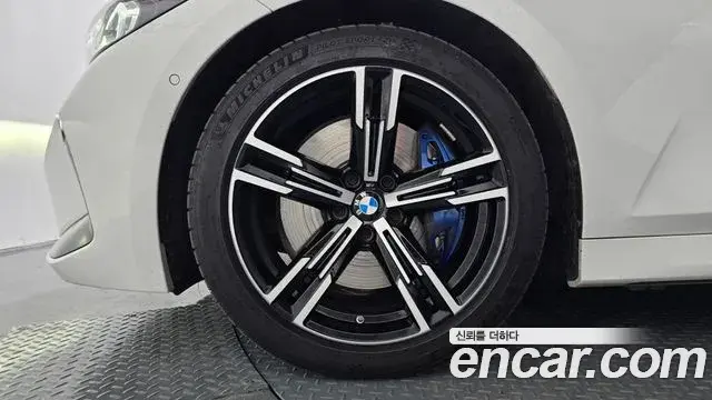 BMW 3 Series 2025 — Photo 15/34