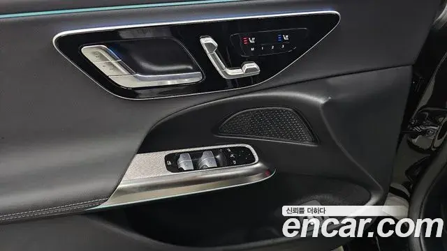Mercedes-Benz E-Class 2025 — Фото 18/20