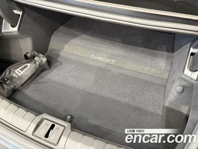 Porsche Taycan 2025 — ფოტო 11/19