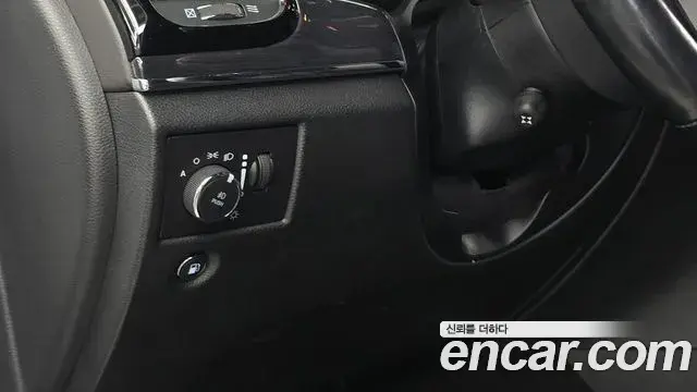 Jeep Grand Cherokee 2019 — ფოტო 17/34