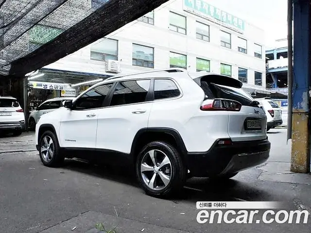 Jeep Cherokee 2021 — Photo 20/20