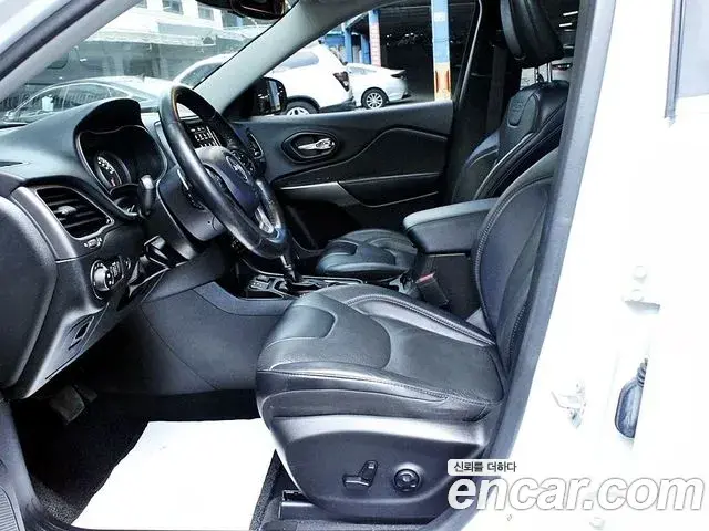 Jeep Cherokee 2021 — Photo 9/20