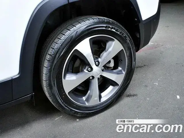 Jeep Cherokee 2021 — Photo 11/20