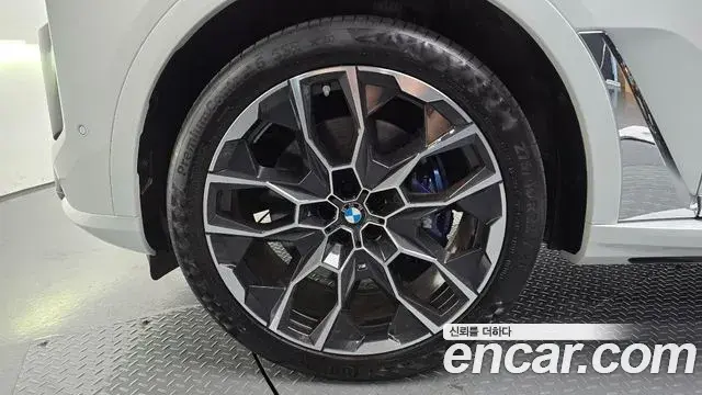 BMW X7 2024 — Photo 8/20