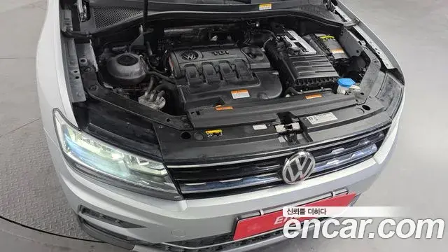 Volkswagen Tiguan 2018 — Фото 6/20