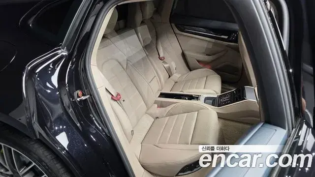 Porsche Panamera 2025 — ფოტო 28/40