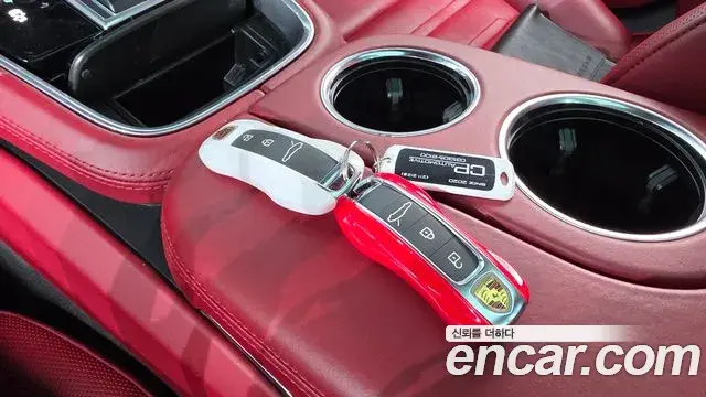 Porsche Panamera 2020 — Photo 34/39