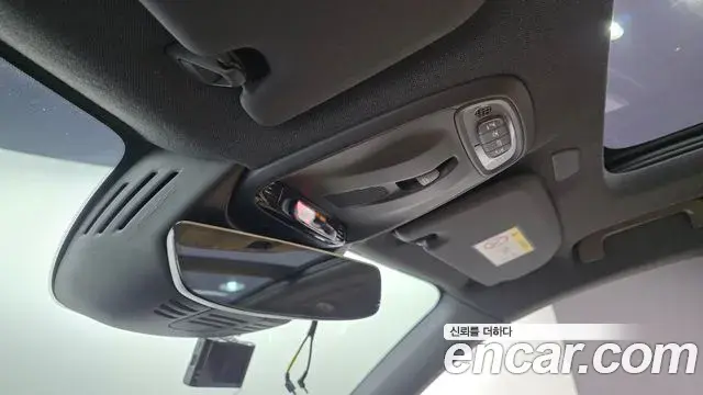 Volvo XC40 2020 — ფოტო 31/36
