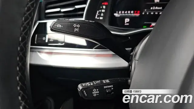 Audi Q8 2025 — ფოტო 34/38