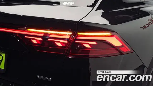 Audi Q8 2025 — ფოტო 18/38