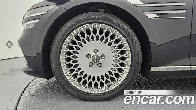 Genesis Electrified G80 2023 — Photo 5/20