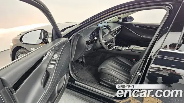 Genesis Electrified G80 2023 — Photo 10/20