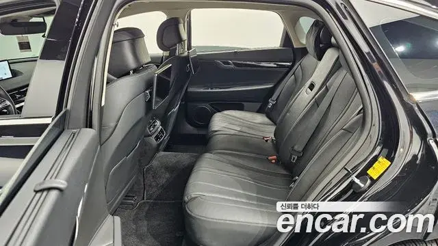 Genesis Electrified G80 2023 — Photo 12/20