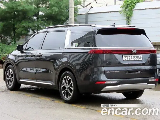 Kia Carnival 2021 — Photo 2/19
