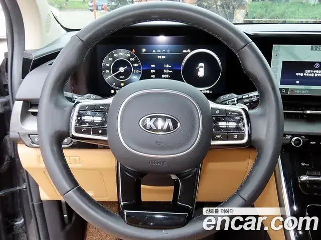Kia Carnival 2021 — Photo 7/19