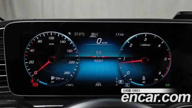 Mercedes-Benz GLE-Class 2021 — Фото 8/20