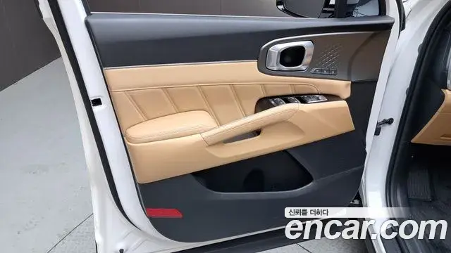 Kia Sorento 2022 — ფოტო 32/37