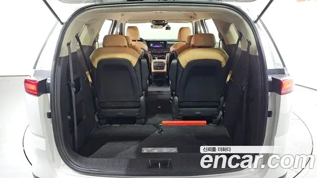 Kia Carnival 2022 — Photo 17/20