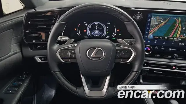 Lexus RX350h 2023 — Photo 19/43