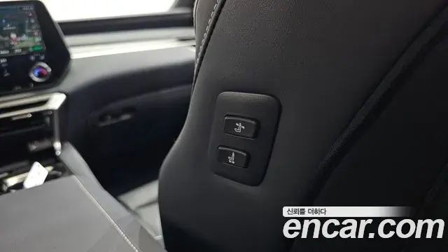 Lexus RX350h 2023 — Photo 14/43