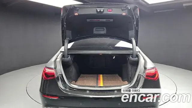 Mercedes-Benz S-Class 2021 — Photo 13/20