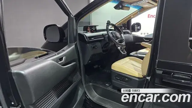 Hyundai Staria 2023 — Фото 9/20