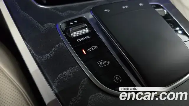 Mercedes-Benz CLS-Class 2022 — Photo 19/35