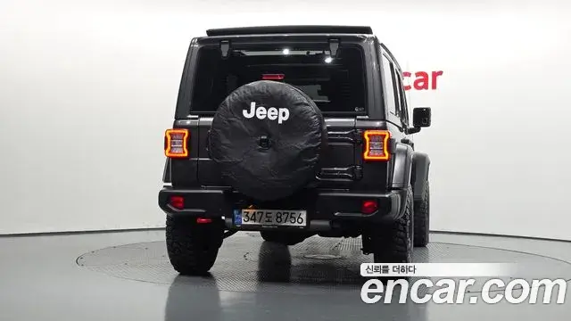 Jeep Wrangler 2022 — ფოტო 26/32