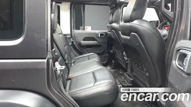 Jeep Wrangler 2022 — ფოტო 20/32
