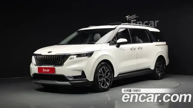 Kia Carnival 2021 — Photo 1/20