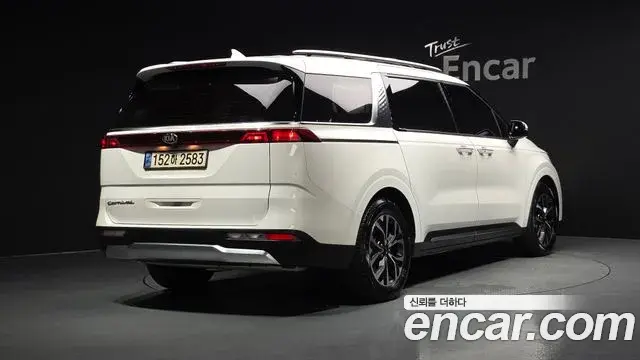 Kia Carnival 2021 — Photo 2/20