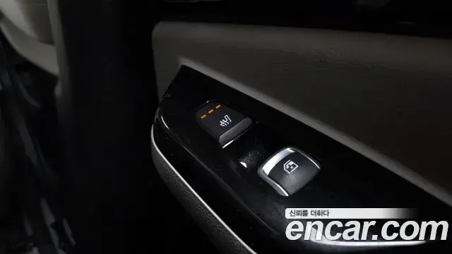 Kia Carnival 2021 — Photo 18/20