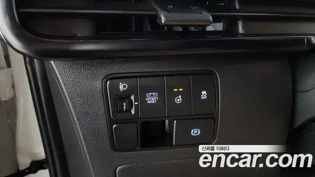Hyundai Staria 2026 — Photo 23/33