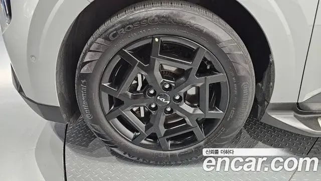 Kia Carnival 2024 — ფოტო 34/41