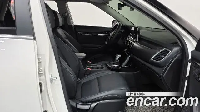 Kia Seltos 2022 — ფოტო 1/33
