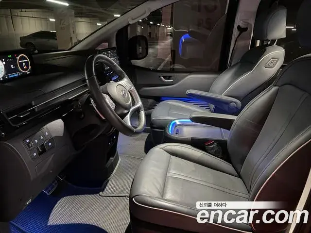 Hyundai Staria 2022 — Фото 10/11